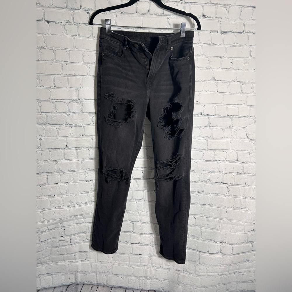 American Eagle Mom Jean Black Distressed Size 2